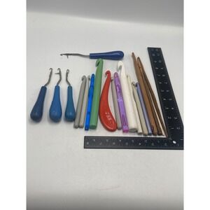 Mixed Lot of Crochet Hooks and Latch Tools Susan Bates Wood Plastic Vintage